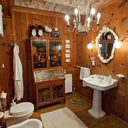 Di Charme Palazzo Lambertenghi 4* Тирано