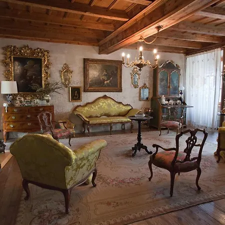 Di Charme Palazzo Lambertenghi Frühstückspension Tirano