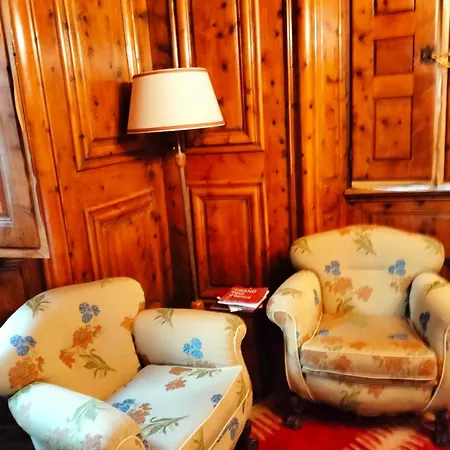 Di Charme Palazzo Lambertenghi Frühstückspension Tirano