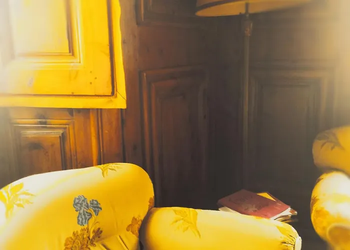 לינה וארוחת בוקר Di Charme Palazzo Lambertenghi טיראנו